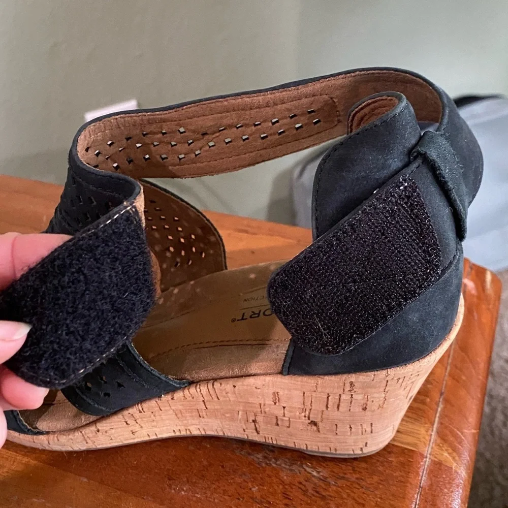 Rockport Women's Cobb Hill Black Leather Laser Cut Design Wedge Sandals Size 9